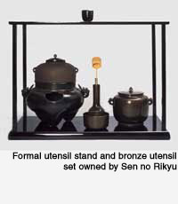 Formal utensil stand