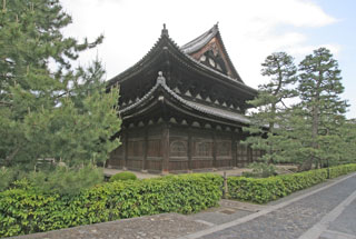 表千家不審菴:大徳寺法堂