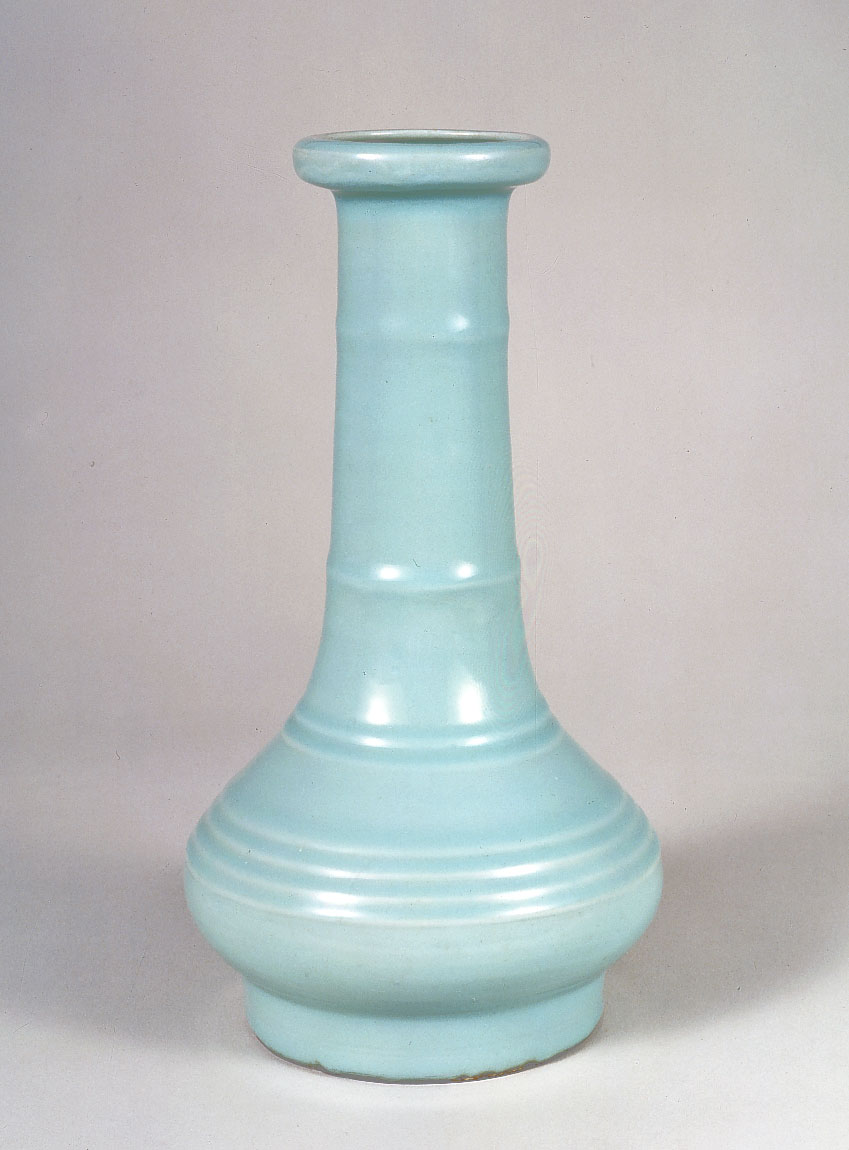 表千家不審菴：青磁筍花生 南宋時代 龍泉窯 重要文化財 根津美術館蔵